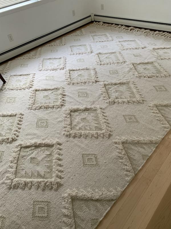 Customer photo for review titled "Color is not as pictured"