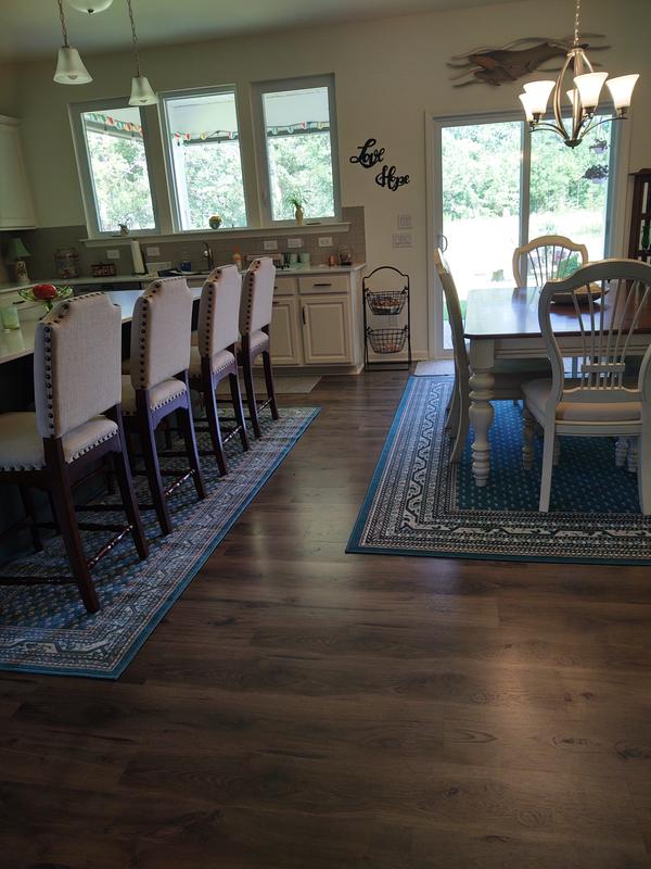 Customer photo for review titled "Nice rug"