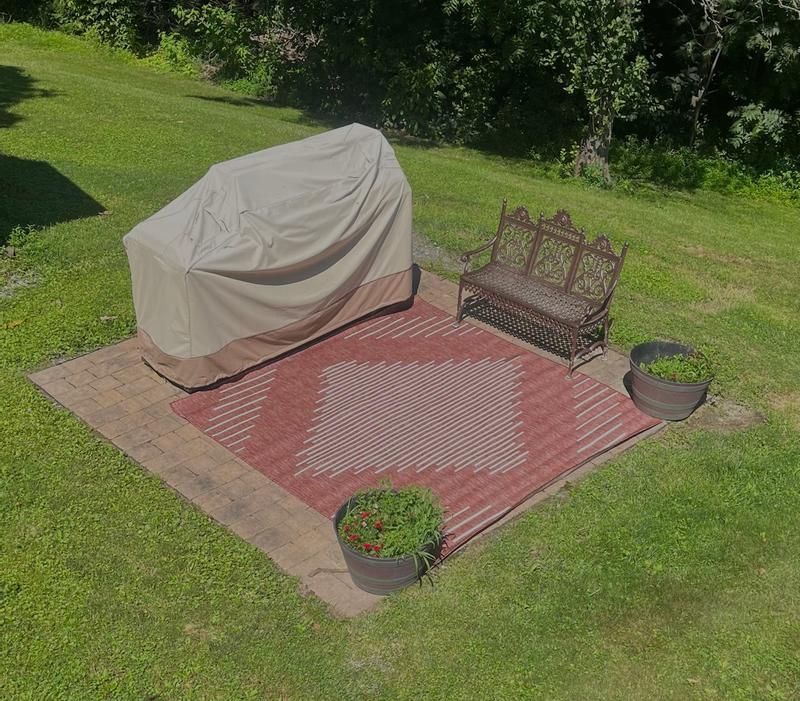 Customer photo for review titled "square patio rug"