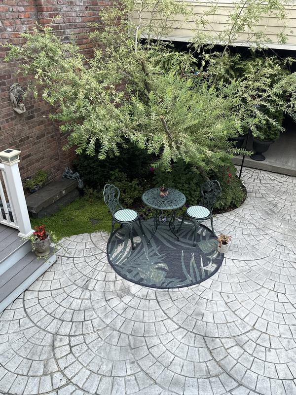 Customer photo for review titled "Nice garden accent"