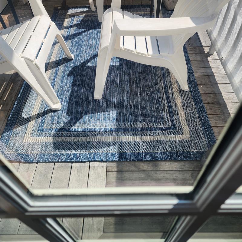 Customer photo for review titled "Outdoor rug"