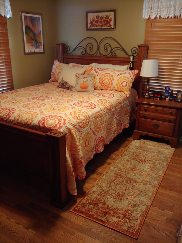 Customer photo for review titled "Beautiful runner"