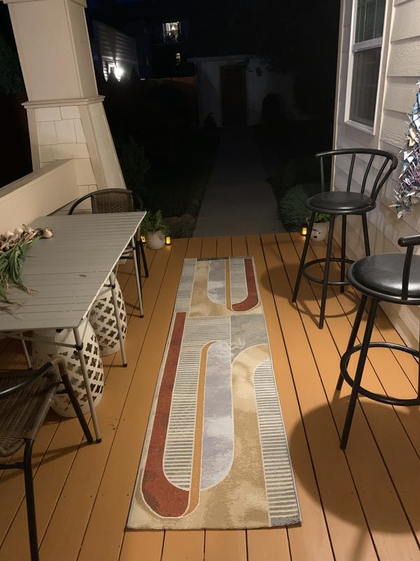 Customer photo for review titled "Modern design 8x2 runner"