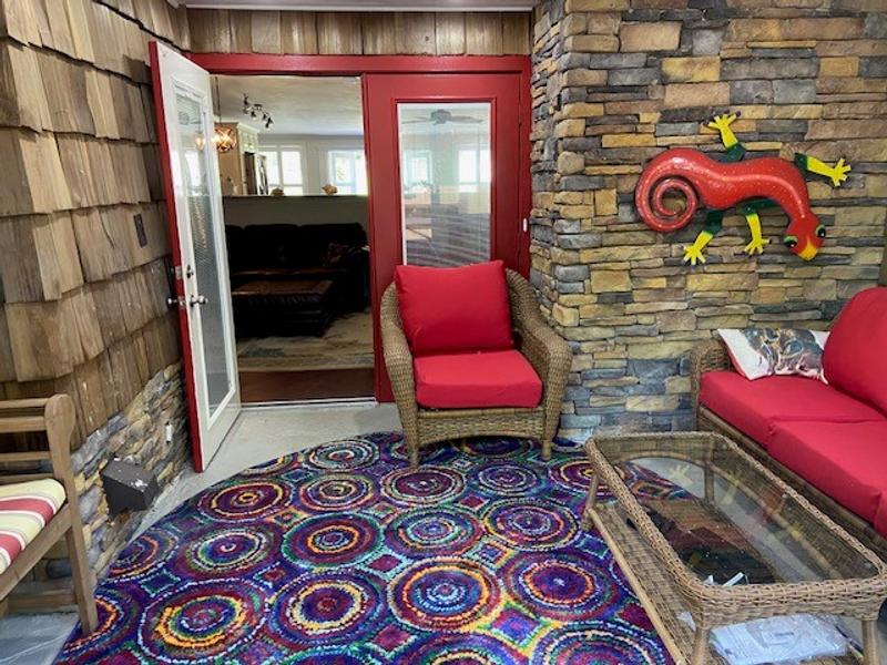 Customer photo for review titled "Colorful and Well Made"