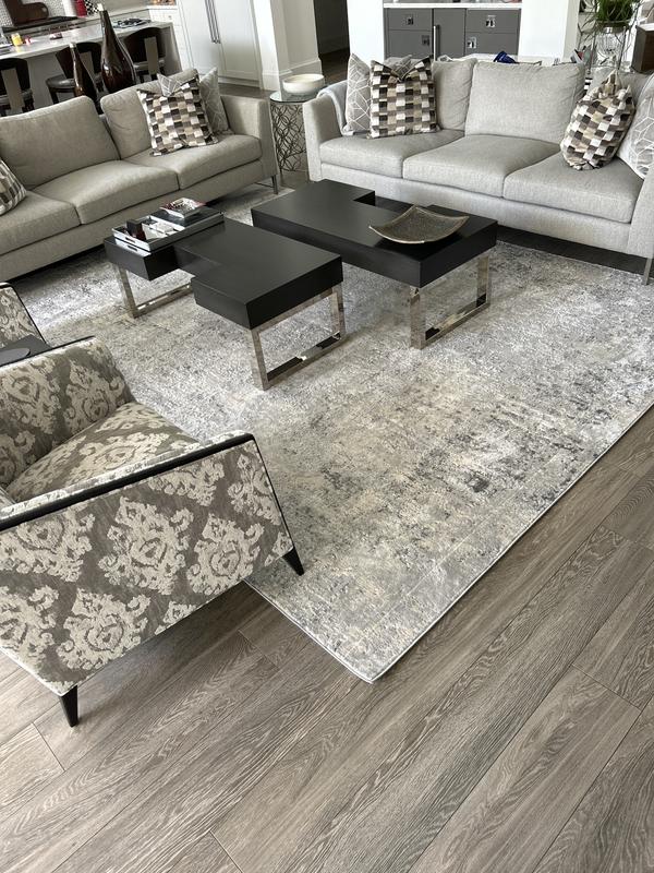 Customer photo for review titled "Beautiful rug!"