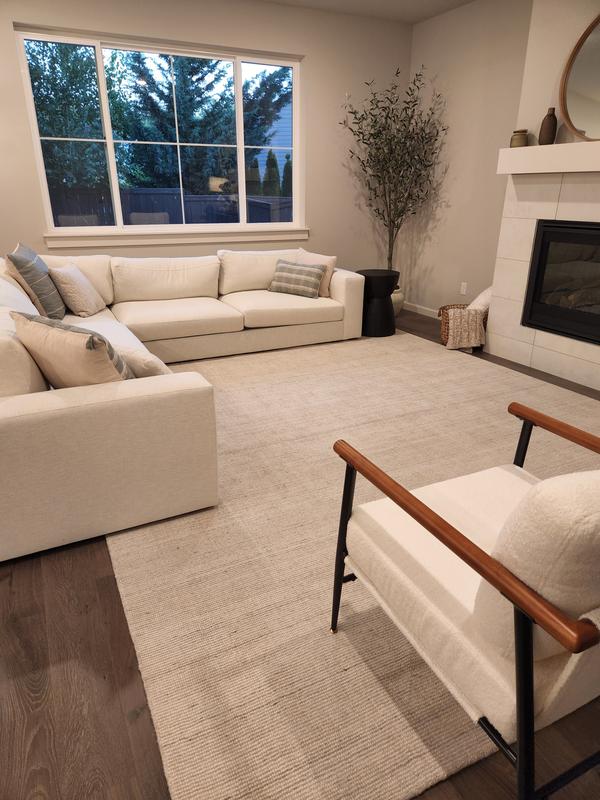 Customer photo for review titled "Gorgeous rug"