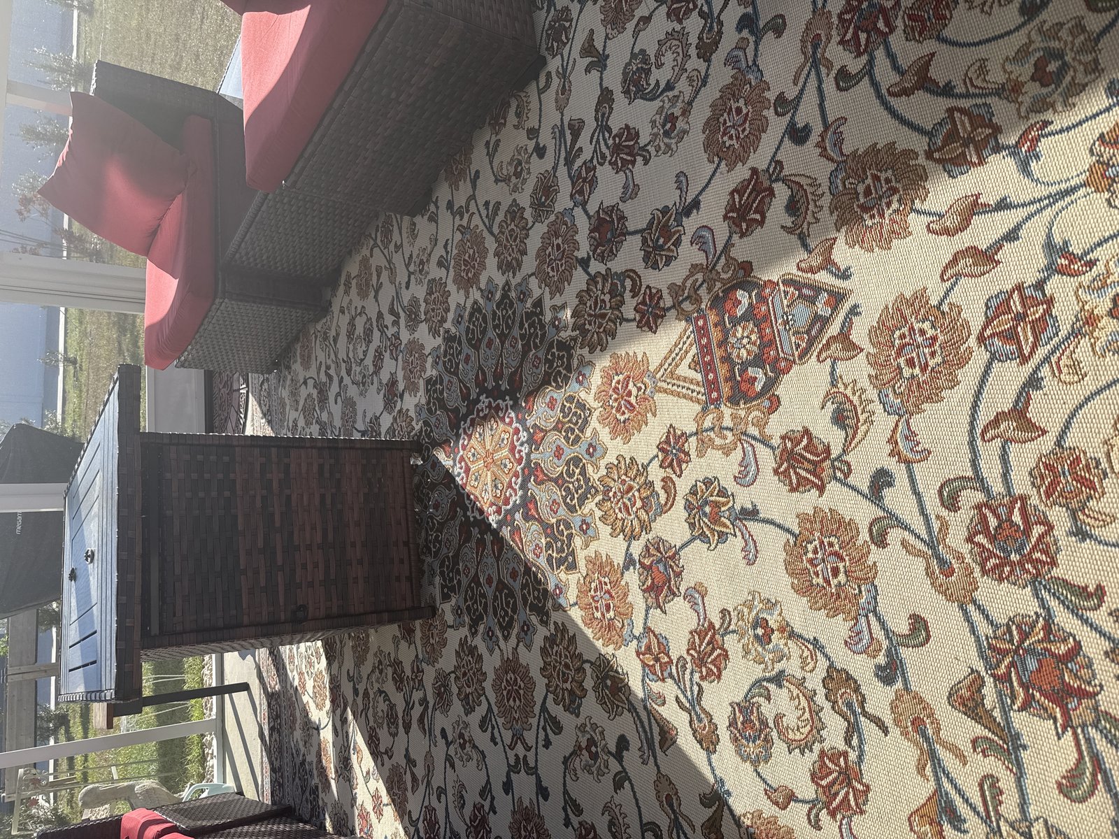 Customer photo for review titled "Beautiful rug"