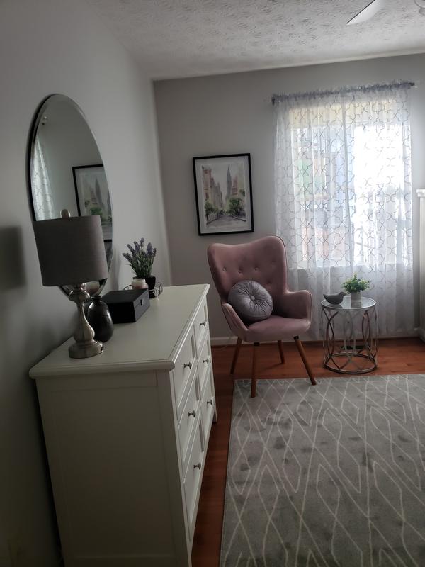 Customer photo for review titled "Just what I needed for my room makeover"