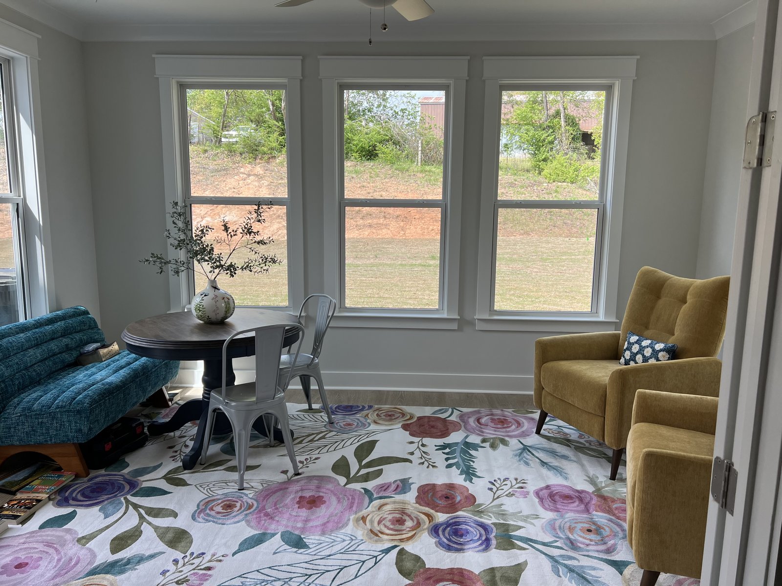 Customer photo for review titled "Pretty rug"