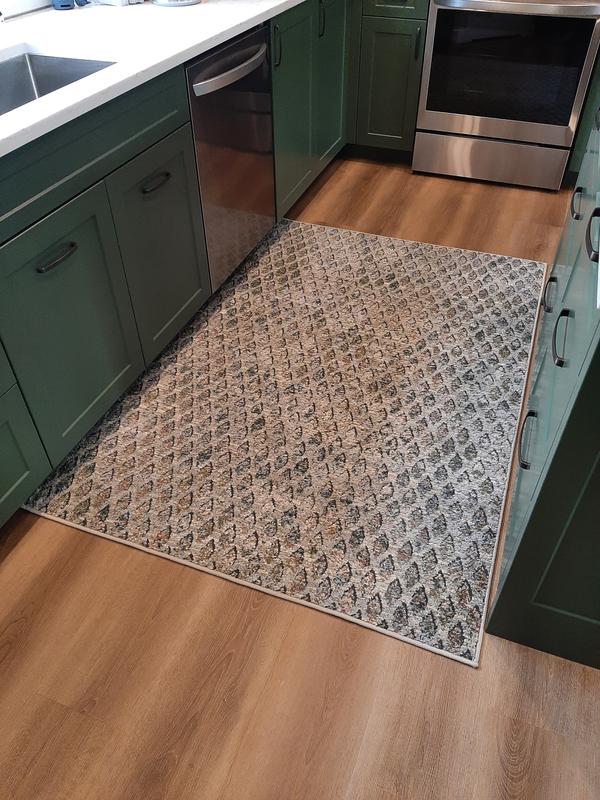 Customer photo for review titled "Beautiful but larger than advertised"