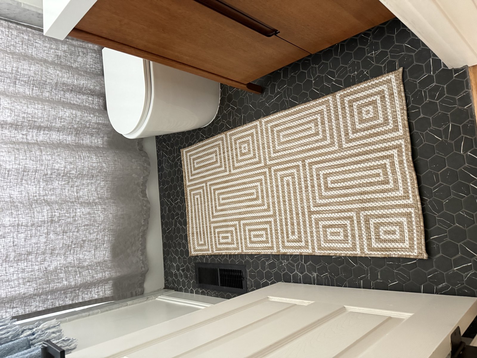 Customer photo for review titled "Great size"