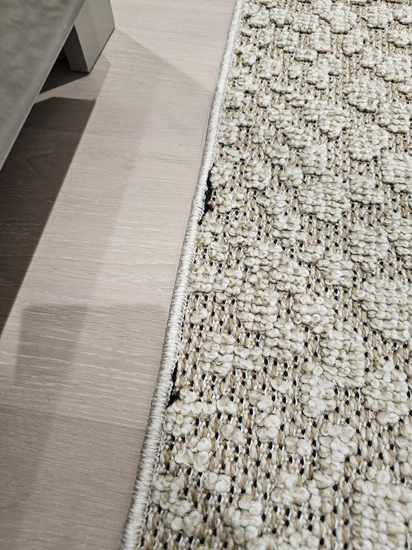 Customer photo for review titled "Some flaws"