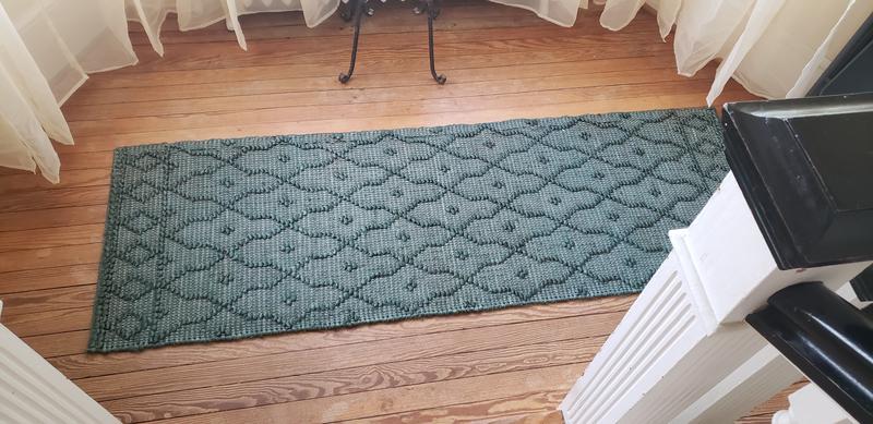 Customer photo for review titled "Beautiful rug."
