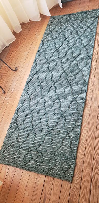 Customer photo for review titled "Beautiful rug."