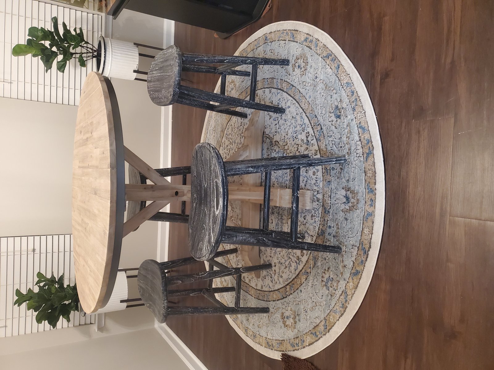 Customer photo for review titled "Beautiful rug"