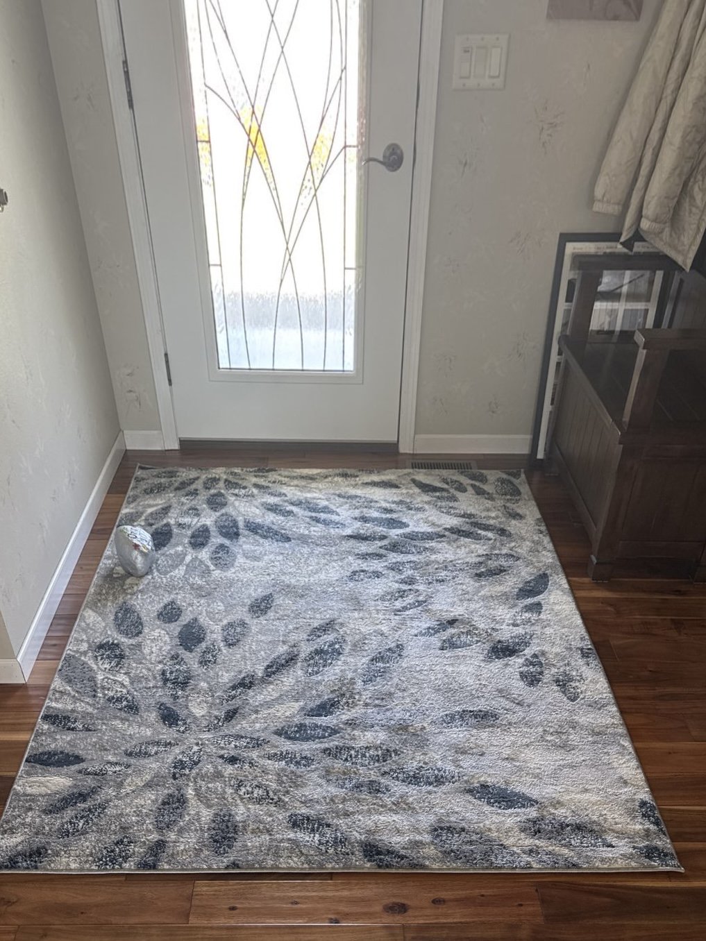Customer photo for review titled "Beautiful rug"