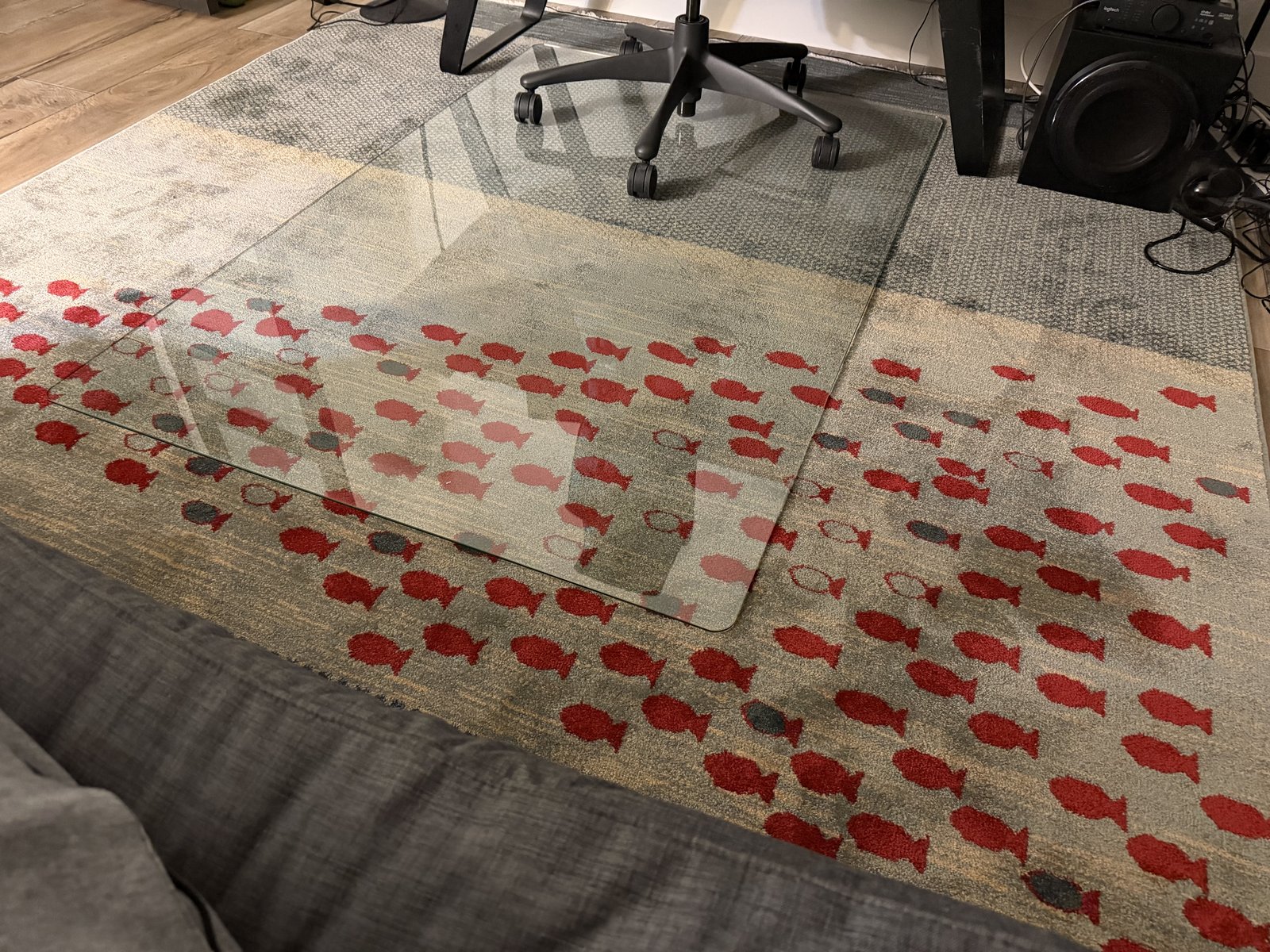 Customer photo for review titled "Nice design, but inaccurate colors and defective workmanship"