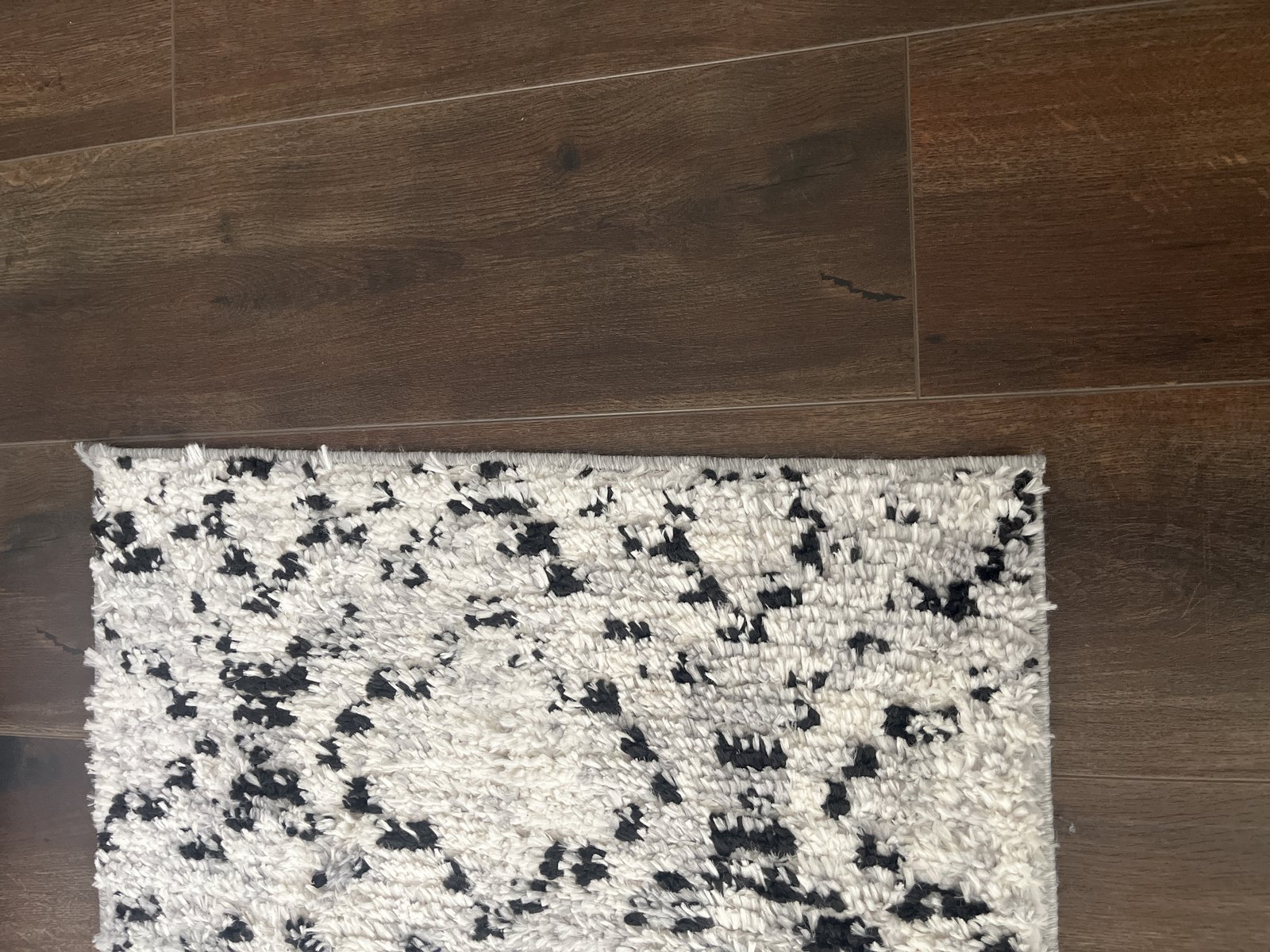 Customer photo for review titled "Uneven edges and colors between sizes not the same"