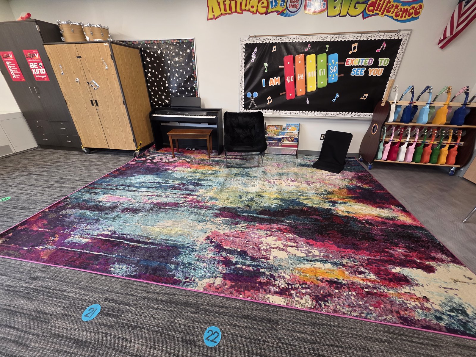 Customer photo for review titled "Love the colors!"